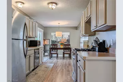 3080 Kelly Court, Akron, OH 44312 - Photo 8