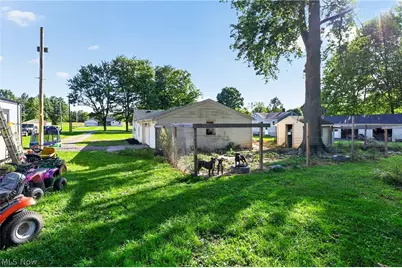 4646 Kennedy Road, Lowellville, OH 44436 - Photo 8