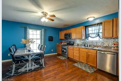 537 Magnolia Avenue, Cuyahoga Falls, OH 44221 - Photo 14