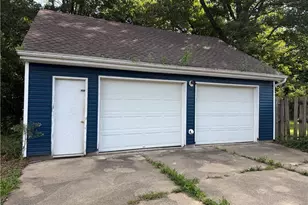 925 West Dr, Sheffield, OH 44054 - Photo 14