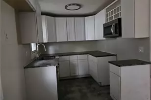 925 West Dr, Sheffield, OH 44054 - Photo 2