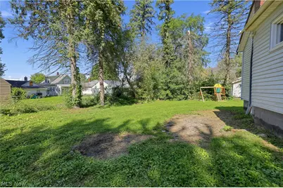 1717 Root Avenue NE, Canton, OH 44705 - Photo 2