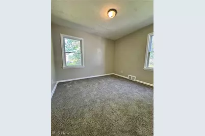 16207 Miles Avenue, Loveland, OH 44128 - Photo 6