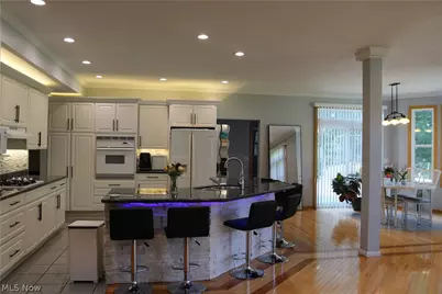 8766 Pointe Drive, Grandview Heights, OH 44147 - Photo 8