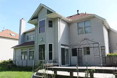 8766 Pointe Drive, Grandview Heights, OH 44147 - Photo 30