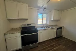 423 7th St, Fairport Harbor, OH 44077 - Photo 10