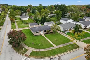 483 Myra Dr, Chardon, OH 44024 - Photo 2