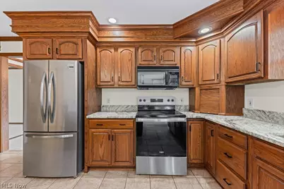 6962 Mapleridge Circle NW, Canton, OH 44718 - Photo 16