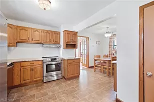 2774 W Royalton Rd, Grandview Heights, OH 44147 - Photo 12