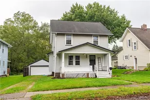 417 Tuscarawas Ave NW, Brewster, OH 44613 - Photo 2