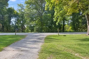 209 Riverside Dr, Painesville Twp, OH 44077 - Photo 2
