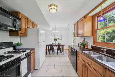 4902 Lakeview Drive, Mentor, OH 44060 - Photo 12