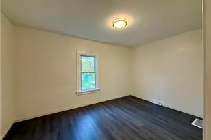 38 Regent St, Campbell, OH 44405 - Photo 12