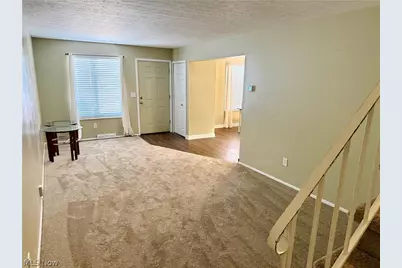 817 Tollis Parkway #8, Grandview Heights, OH 44147 - Photo 12