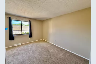 817 Tollis Parkway #8, Grandview Heights, OH 44147 - Photo 16