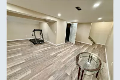 817 Tollis Parkway #8, Grandview Heights, OH 44147 - Photo 26