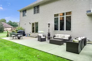 2037 Bishop Woods Ct, Poland, OH 44514 - Photo 4
