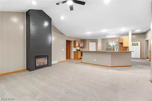 2427 Queensbury Rd, Alliance, OH 44601 - Photo 4