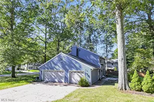 32372 Orchard Park Dr, Avon Lake, OH 44012 - Photo 2