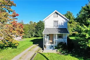 46 Prospect St, Struthers, OH 44471 - Photo 2