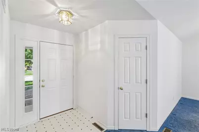 408 W Reserve Drive, Cuyahoga Falls, OH 44223 - Photo 4