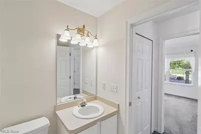 408 W Reserve Drive, Cuyahoga Falls, OH 44223 - Photo 22