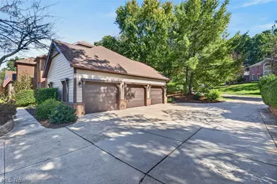 481 Lake Of The Woods Boulevard, Akron, OH 44333 - Photo 38