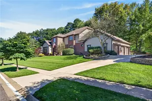 481 Lake of the Woods Blvd, Akron, OH 44333 - Photo 2