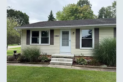 2902 Thackeray Avenue NW, Massillon, OH 44646 - Photo 2