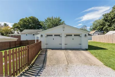 796 Graceland Avenue, Barberton, OH 44203 - Photo 36