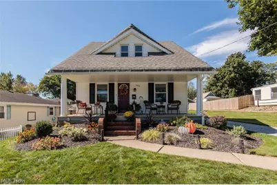 796 Graceland Avenue, Barberton, OH 44203 - Photo 1