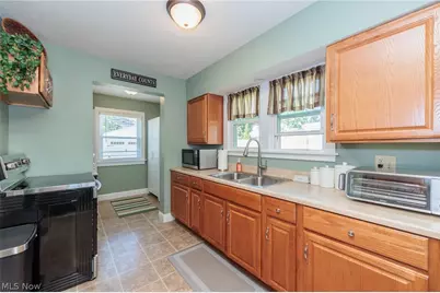 796 Graceland Avenue, Barberton, OH 44203 - Photo 14