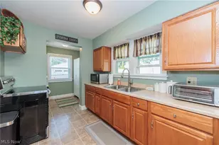 796 Graceland Ave, Barberton, OH 44203 - Photo 14