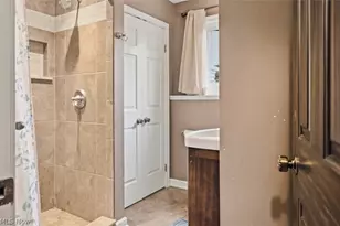5652 Bonnell Dr, Youngstown, OH 44512 - Photo 20