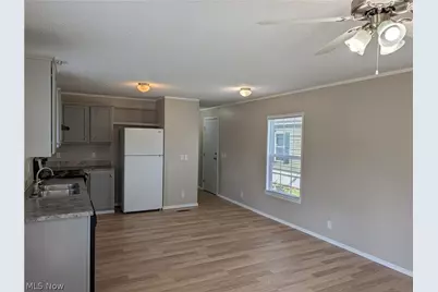 205 Brenthaven Street #182, Elyria, OH 44035 - Photo 4