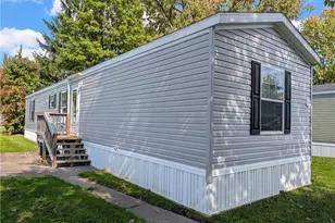 205 Brenthaven St, Elyria, OH 44035 - Photo 2