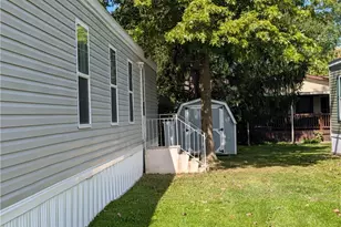 205 Brenthaven St, Elyria, OH 44035 - Photo 2