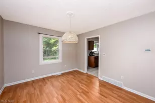 12945 Chamberlain Rd, Aurora, OH 44202 - Photo 8