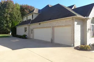 3062 Osage Way, Grandview Heights, OH 44147 - Photo 4