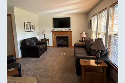 203 Rivers Edge Drive, Amherst, OH 44001 - Photo 4