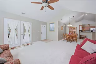 31 Parkside Cir, Canfield, OH 44406 - Photo 6
