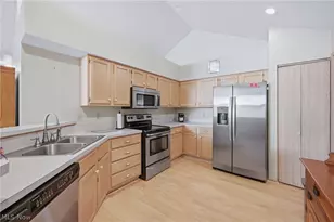 31 Parkside Cir, Canfield, OH 44406 - Photo 12