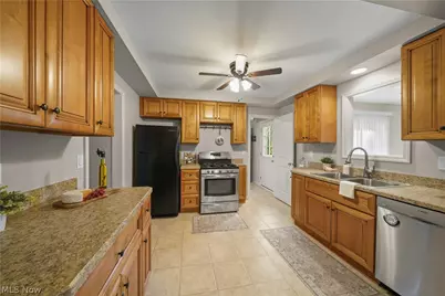 295 Cambridge Drive, Aurora, OH 44202 - Photo 8