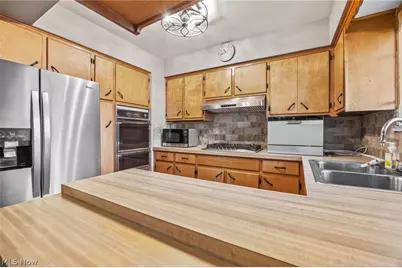217 Clinton Avenue, Akron, OH 44301 - Photo 6