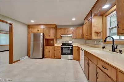 1184 Dawn Drive NE, New Philadelphia, OH 44663 - Photo 6