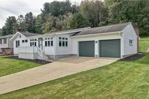 1184 Dawn Dr NE, New Philadelphia, OH 44663 - Photo 2