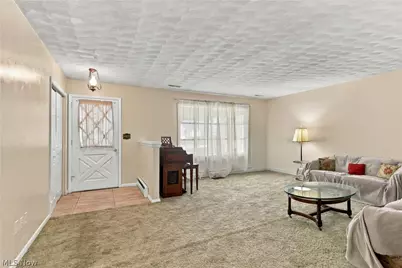 460 Rock Creek Run, Amherst, OH 44001 - Photo 6