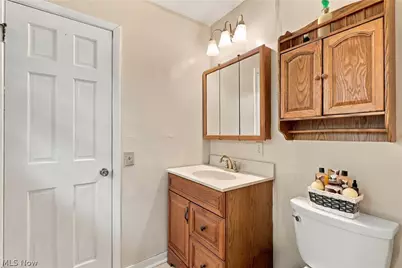 460 Rock Creek Run, Amherst, OH 44001 - Photo 10