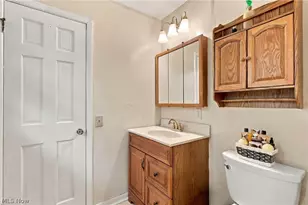 460 Rock Creek Run, Amherst, OH 44001 - Photo 10