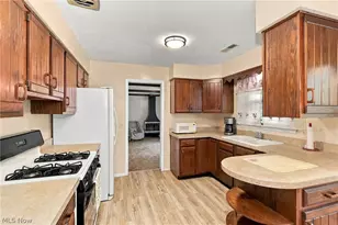 460 Rock Creek Run, Amherst, OH 44001 - Photo 18